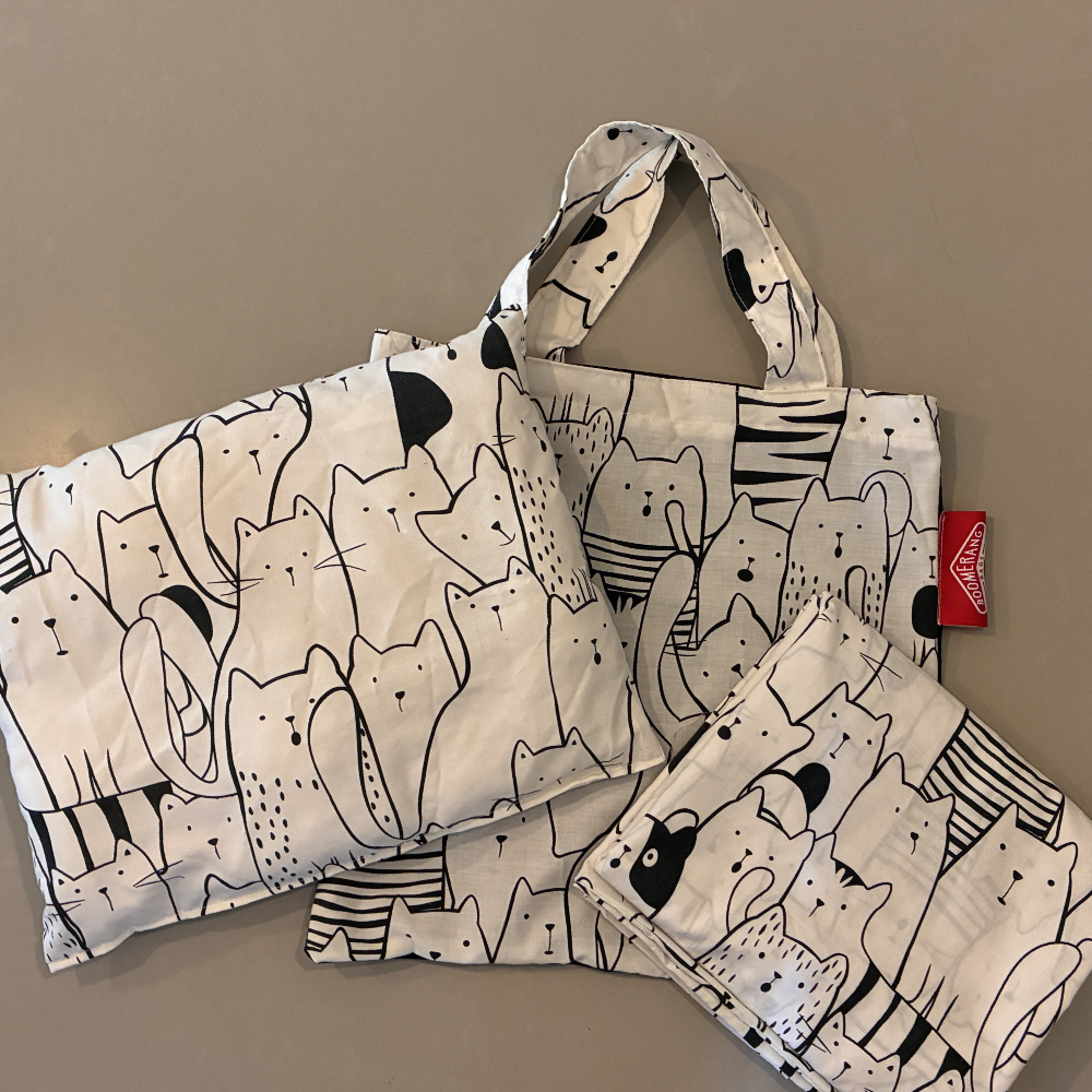 Purrfect - Daisybox casket liner